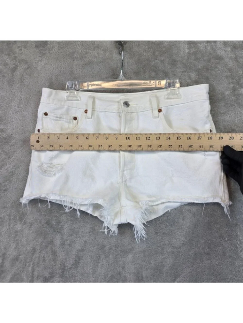 Levi's 501 Premium Shorts Womens W32 White Denim Cutoff Button Fly Frayed Hem